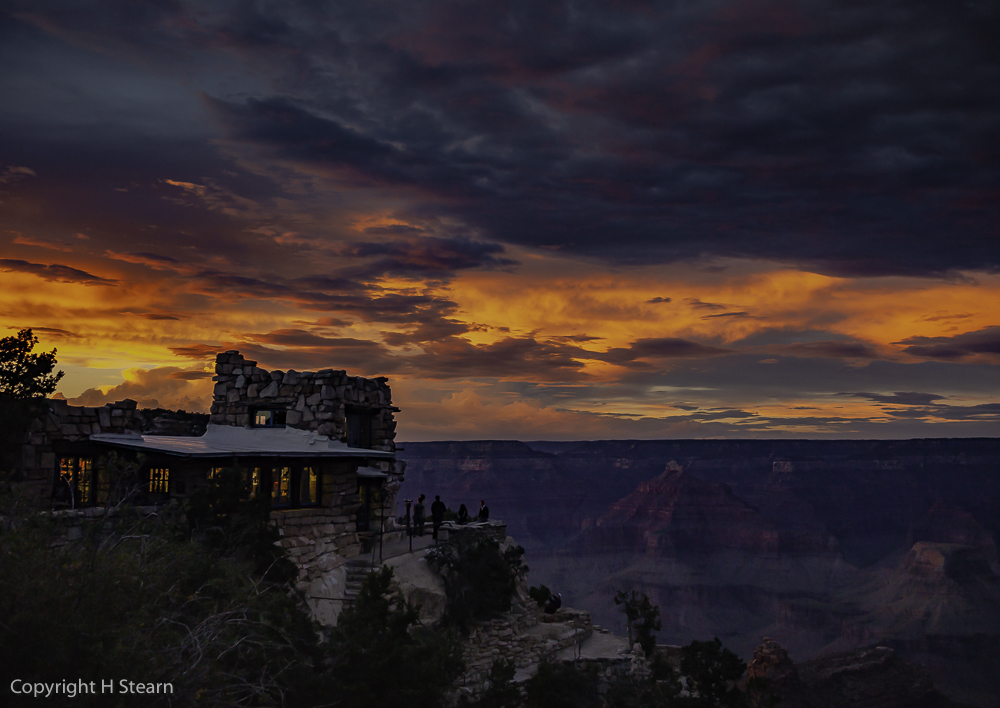 Brilliant sunset over Lookout Studio at Grand Canyon