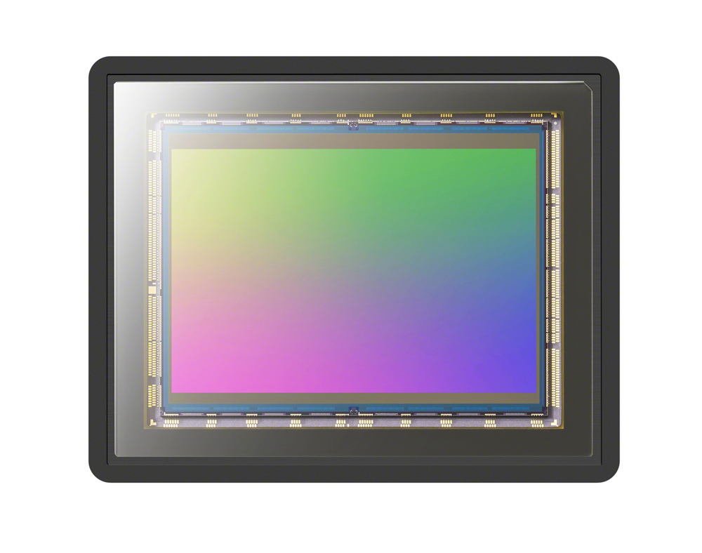 New 50.1-megapixel (approx., effective) full-frame stacked Exmor RS™ CMOS image sensor