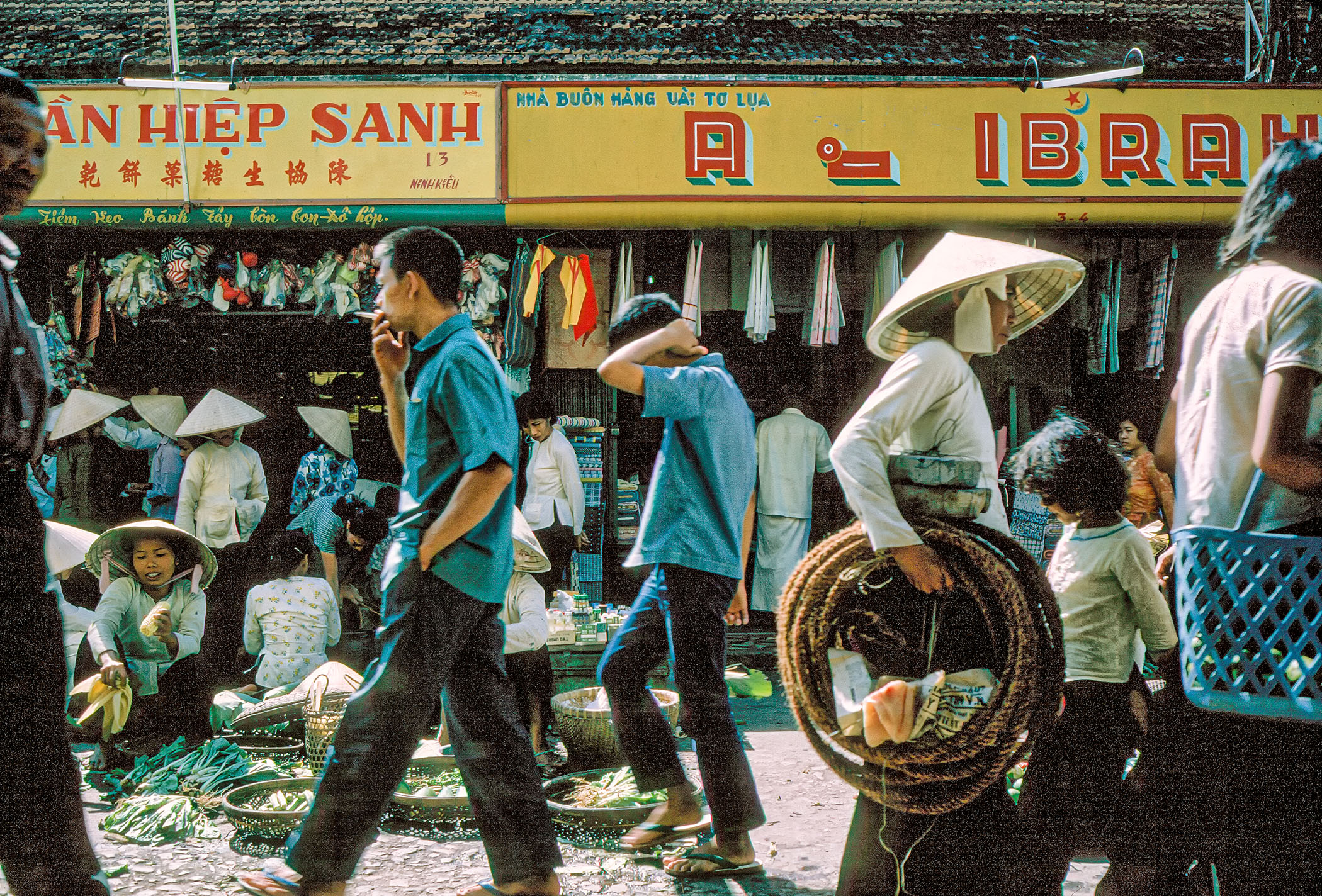 Marketplace-Vietnam-1965
