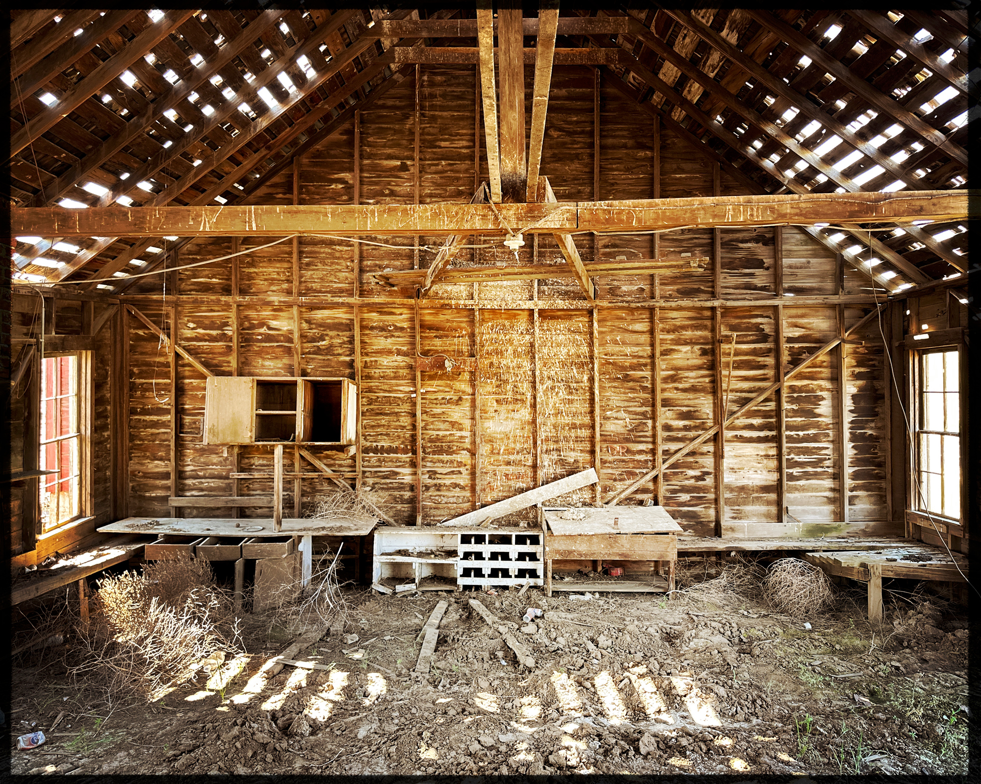 An abandoned barn