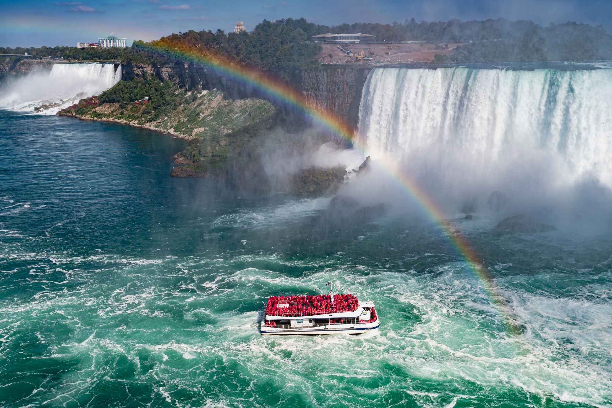 American Falls, Horseshoe Falls, Tour-boat and Rainbow